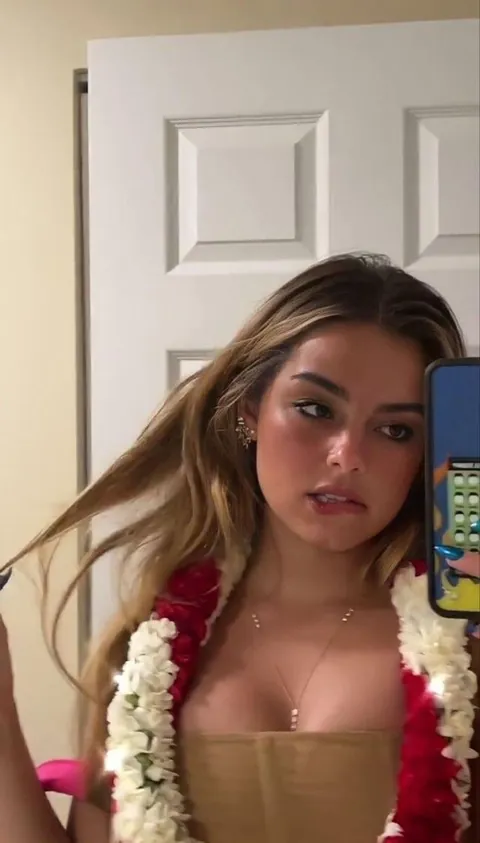 Let mommy know your favourite then I’ll send you a wallpaper and lockscreen but I will be wanting proof