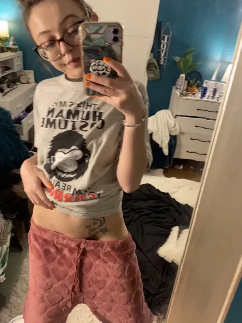 As a 5ft 95lb skinny little nerd, I thank slaanesh not ALL guys are obsessed with busty chicks 😆