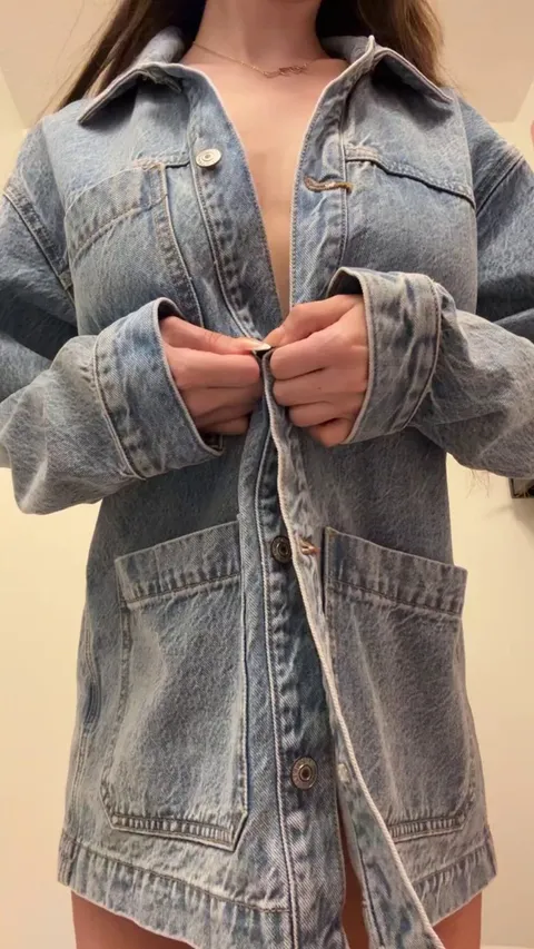 5’1 pocket sized fuck doll at your service😛