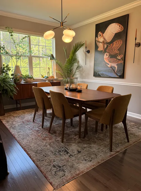 Late afternoon dining room.