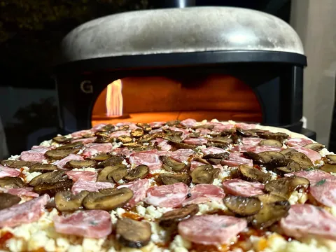 [Homemade] sausage and mushroom pizza