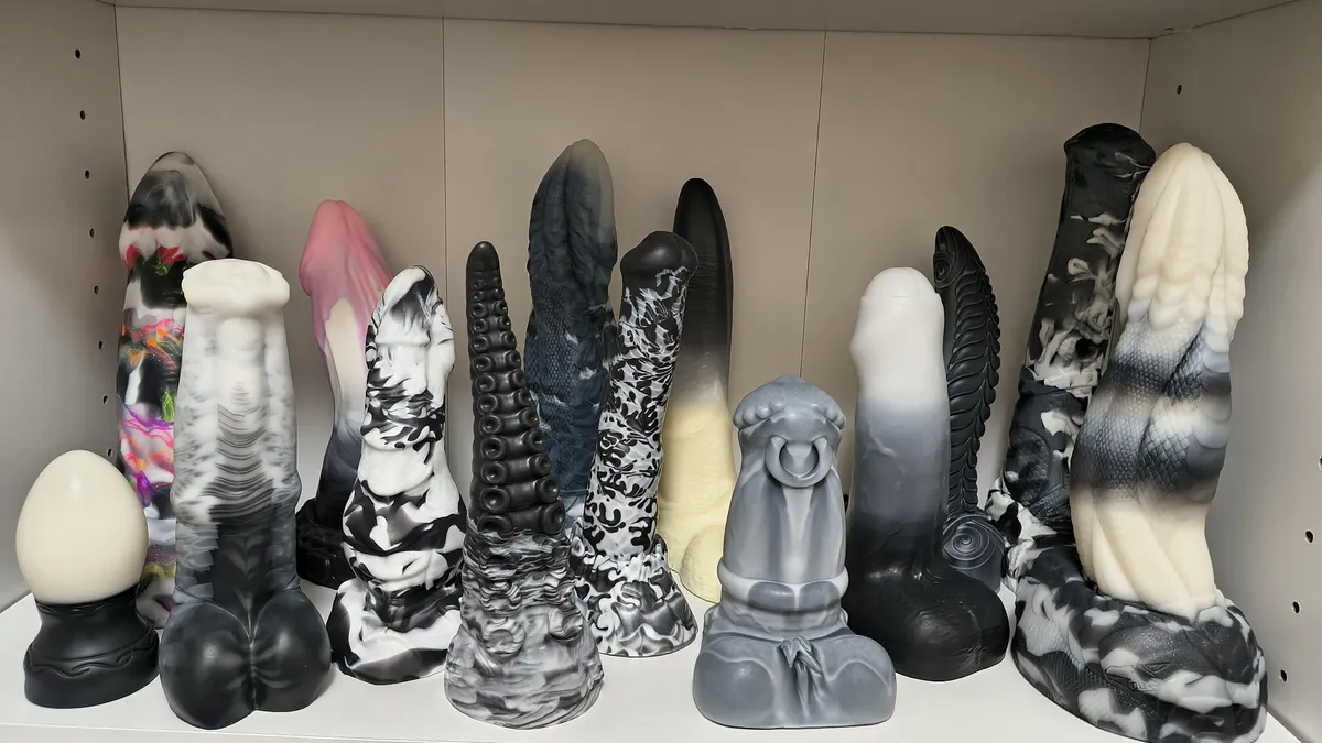 Anyone else got color themed shelves