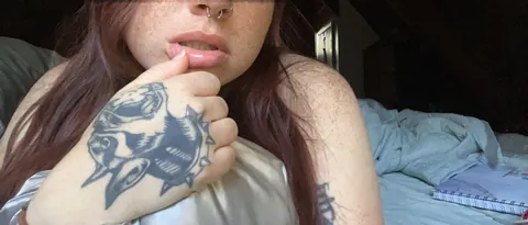 I am a dyke that has indeed gone wild 💋