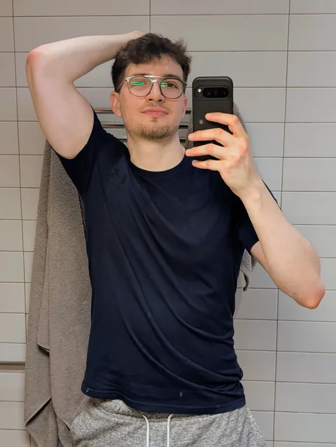Swipe to undress me