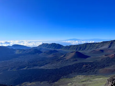 One week in Hawaii (2022)