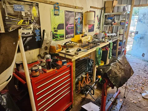 I'm just here to stress people out with the mess!