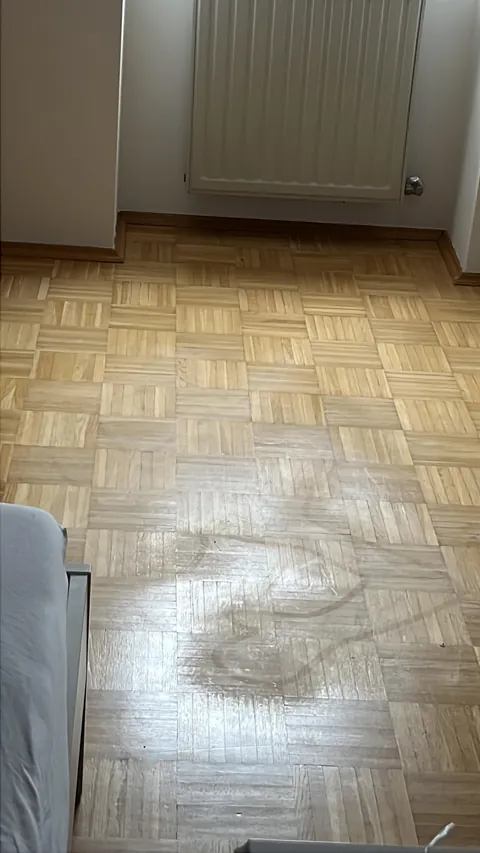 Saw some weird tape marks after moving into a new apartement…