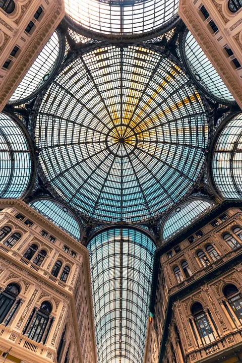 ITAP of a shopping mall in Napoli