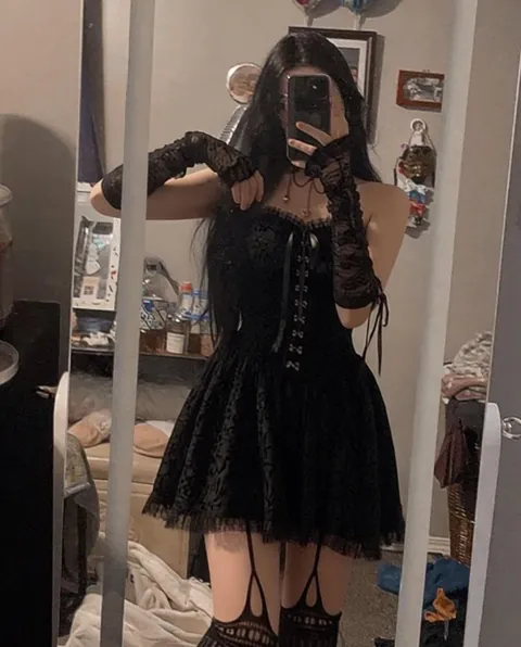 Very nervous about date tomorrow and what to wear