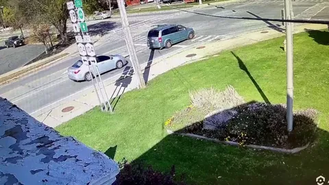 Smart driver races a traffic light with a 200 gallon tank full of pesticides [oc]