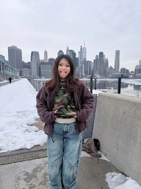 big city, smol titties...is that your favorite combination? 😋