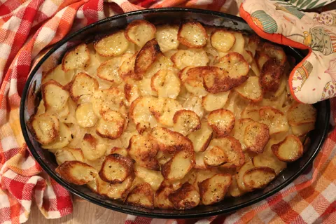 Scalloped Potato Bake - simple, cheap, feel good, yummy winter food