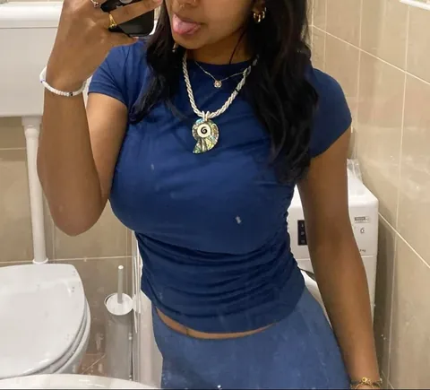 My Indian body is (f)or all men to admire and worship 💞🍒