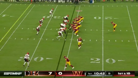 [Highlight] Deebo Samuel's first touch with the Commanders