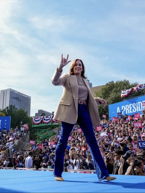PsBattle: Kamala Harris about to open up the mosh pit