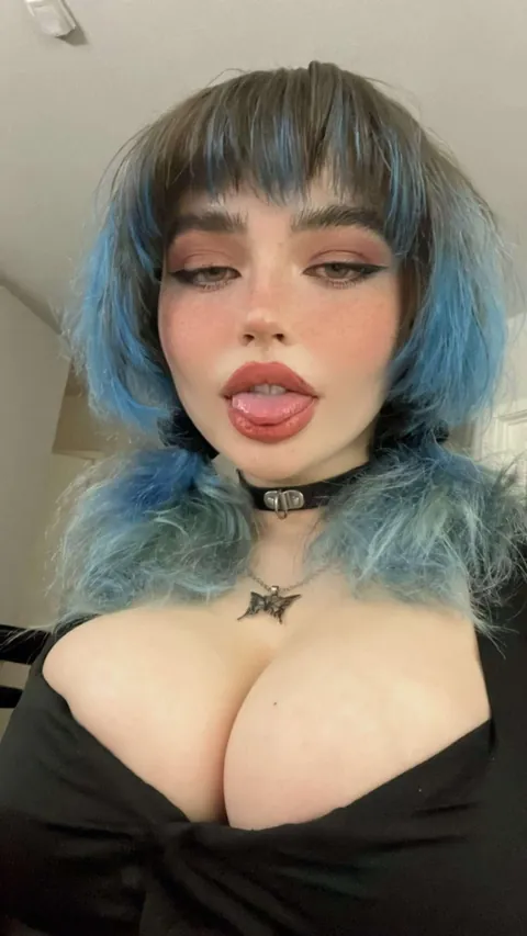 pawgs making it harder than ever but another day down 😫 some help to stay strong would be appreciated