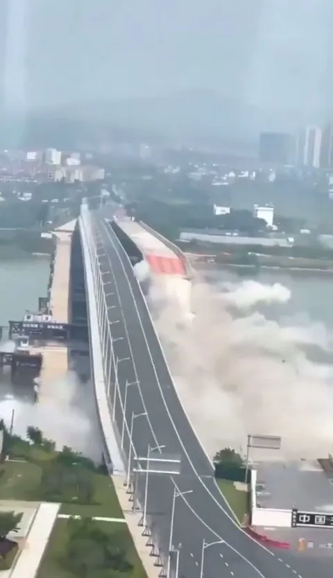 Demolishing Old Bridges after Replacement