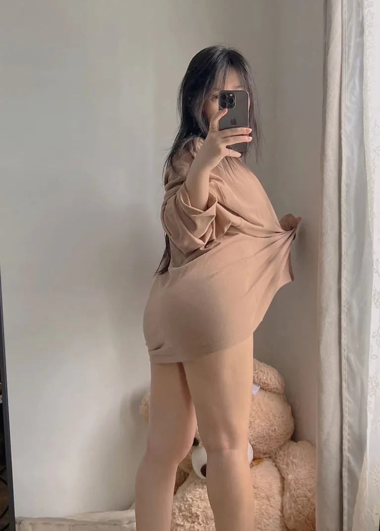 Ever had a Korean sit on your face? Wanna be my first victim? 😇