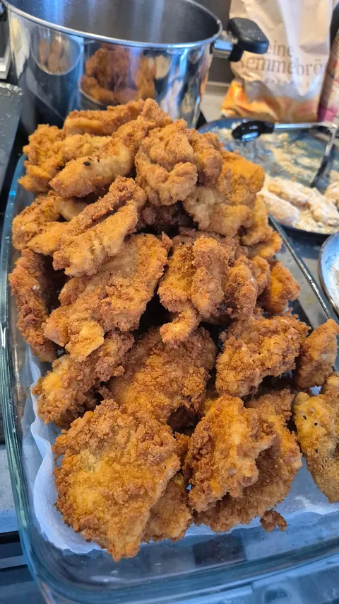[Homemade] Röszti, fried chicken bites and sour cream dip.