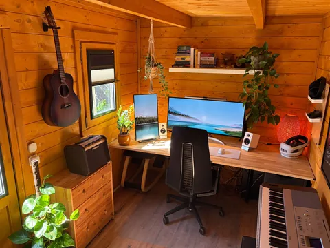 Built a cozy garden cabin as my work and hobby space 🪴