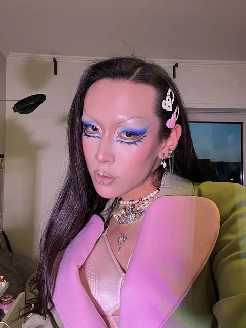 Makeup look based on the moustached kingfisher xx