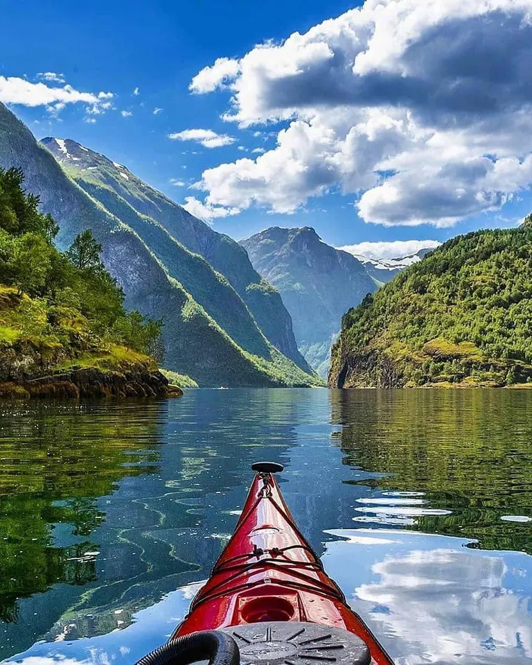 🔥 Kayaking in Nærøyfjord Norway