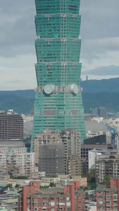 Timelapse of Alex Honnold climbing Taipei 101