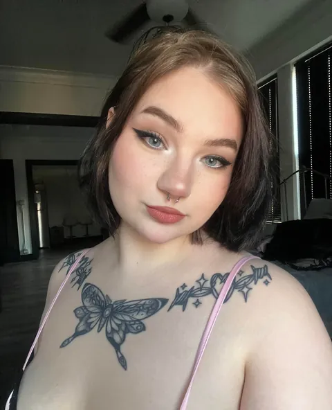 has anyone been into makeup with no foundation recently?