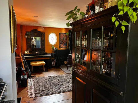 As requested, I am posting the first floor of my home in the daylight. Enjoy!