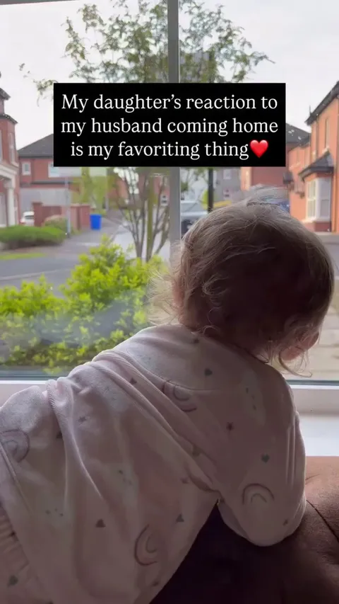 Baby Can't Contain Her Excitment to See Her Dad  [source: Andrea McCarragher viralhog]