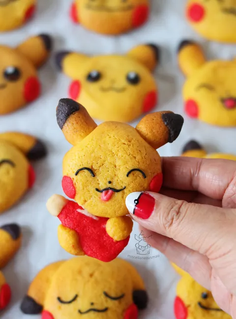 I made Pikachu family cookies
