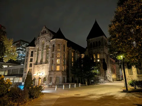 An evening walk through Montreal