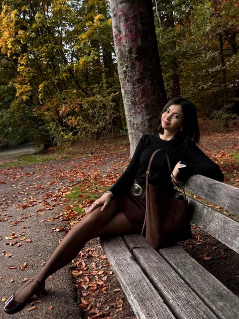 Simple fall look for a walk in the woods🍂