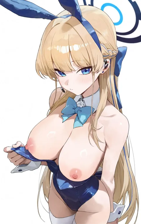 Asuma Toki wants her bewbs out