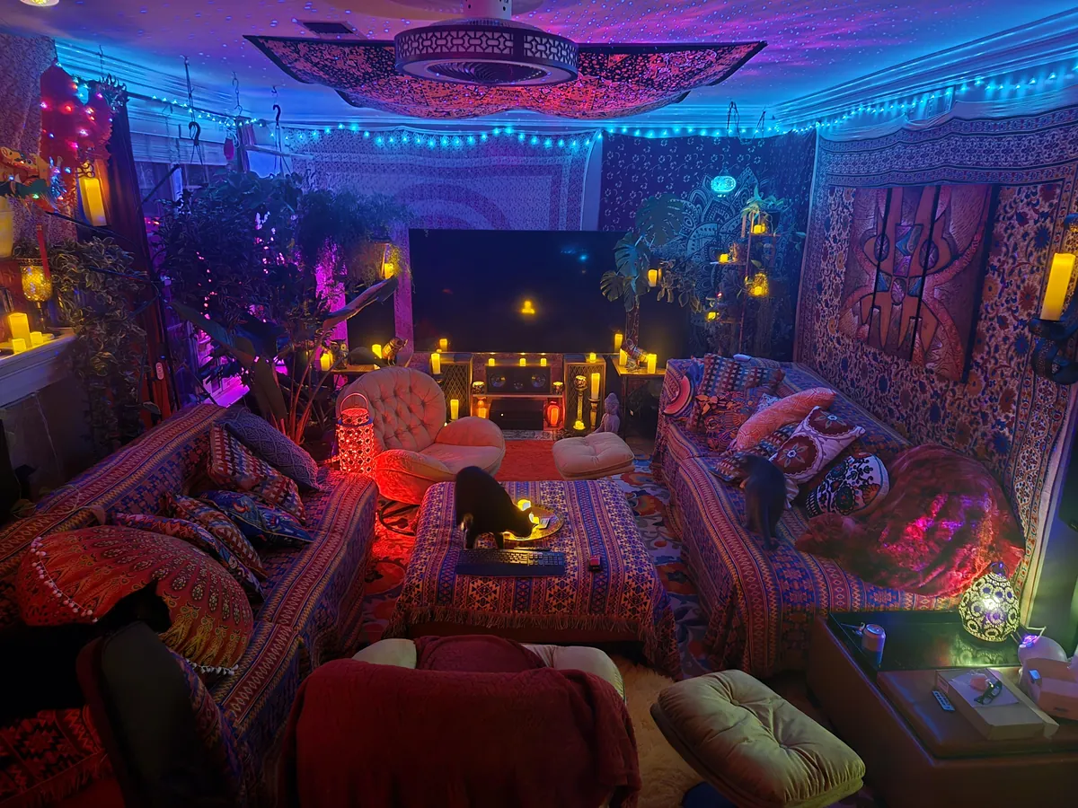 Psychedelic Living Room in Nashville, TN 4000x3000
