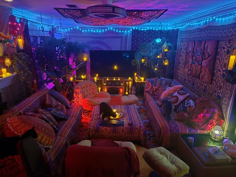 Psychedelic Living Room in Nashville, TN 4000x3000