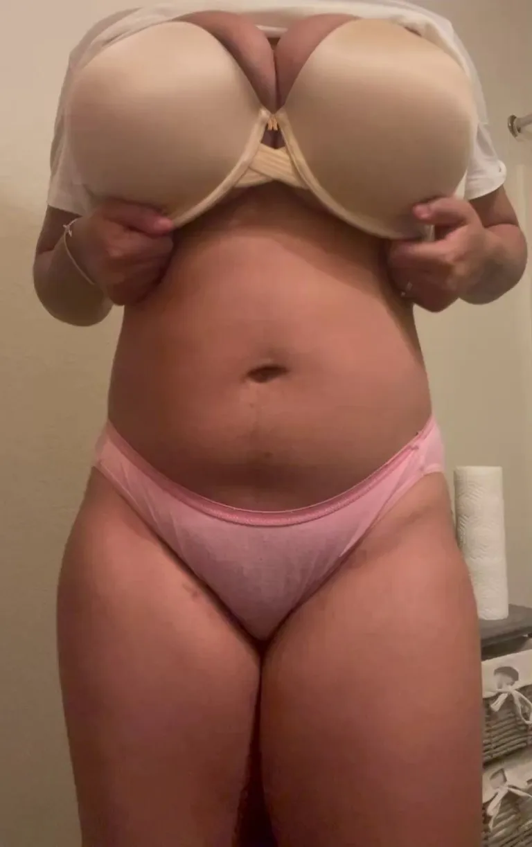 Are busty ebonies on your wishlist? 