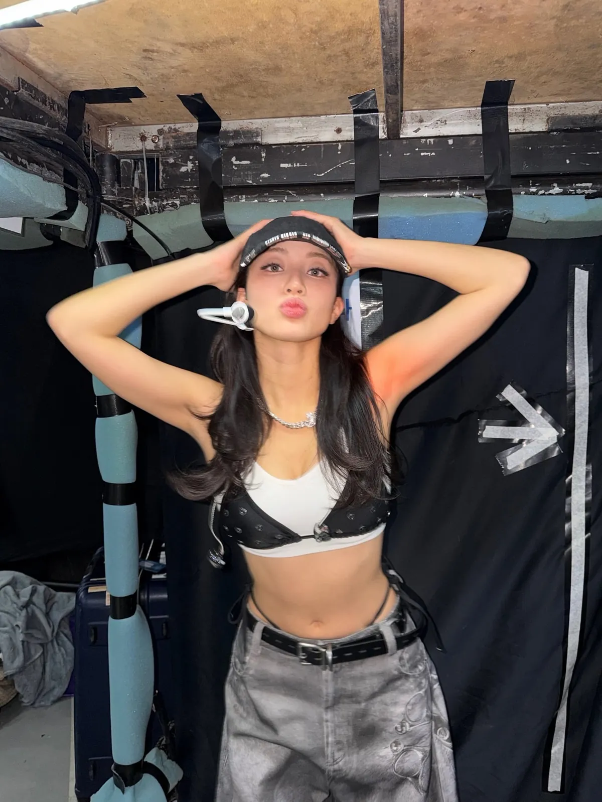 TWICE - Jihyo (feat Chaeyoung and Jeongyeon)