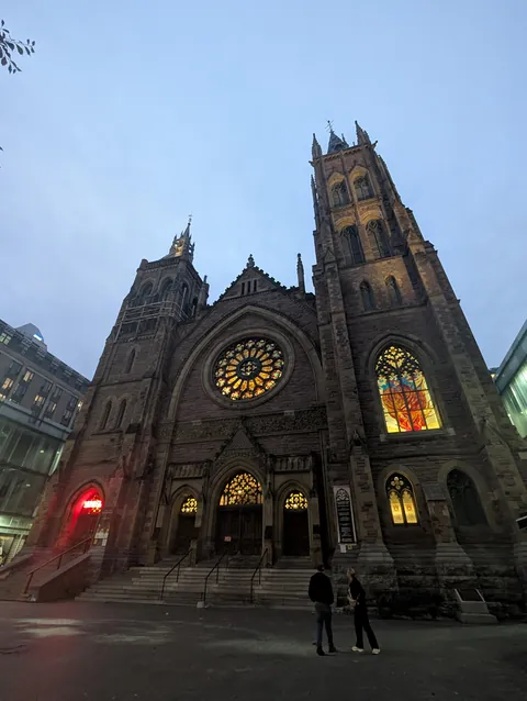 An evening walk through Montreal