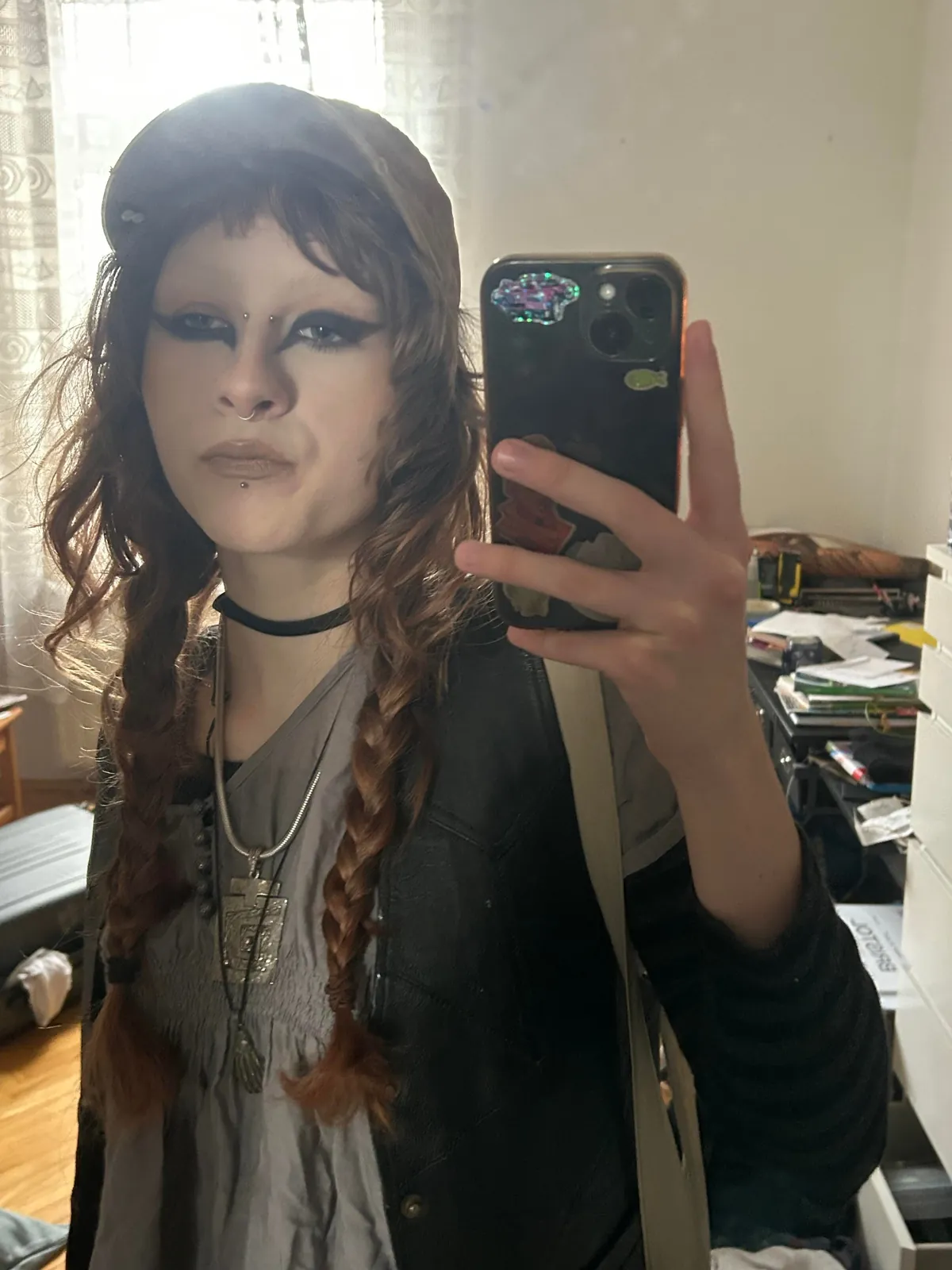 Asymetrycal eyeliner look