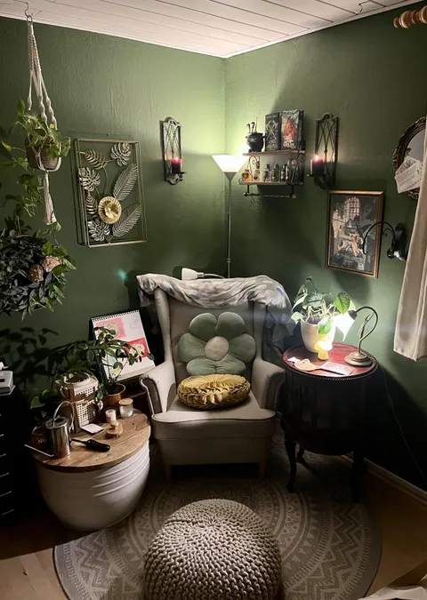 My cozy plant corner!