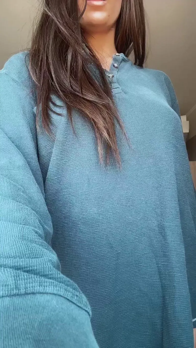 Just an Italian girl with natural boobs stripping for you :)