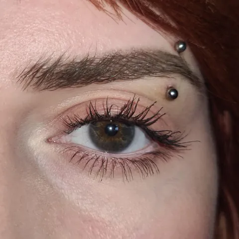 Anyone else have a good eye and bad eye with mascara?