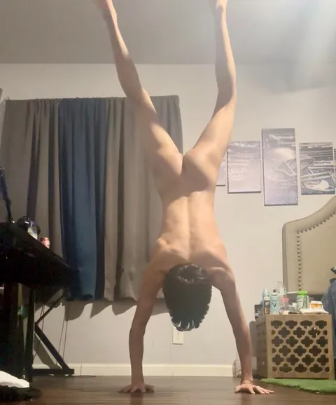 5’3 96 lbs 19 y/o wish this muscle’d go away. I don’t workout, I’m just hyper :(