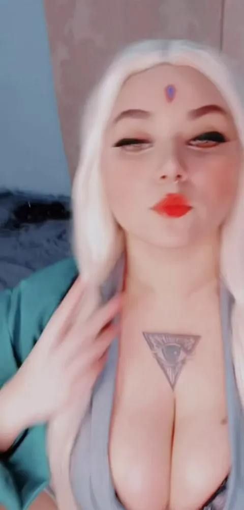 Tsunade Senju [Naruto] (mandymoonof)