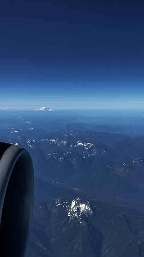 (OC) Flying over Canada today. I’ll never get tired of this view.