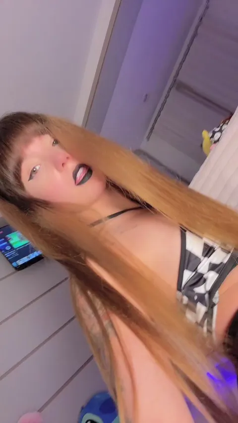 peek a boo, you're now hard