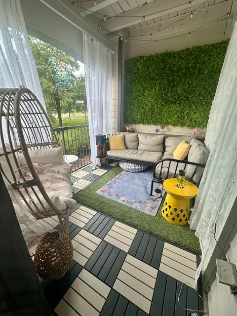 Cozy apartment patio ☀️🧚