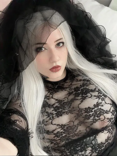 swipe to lift my top