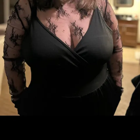 Getting ready to be a spooky little dumpster for bad men 💀😩💀